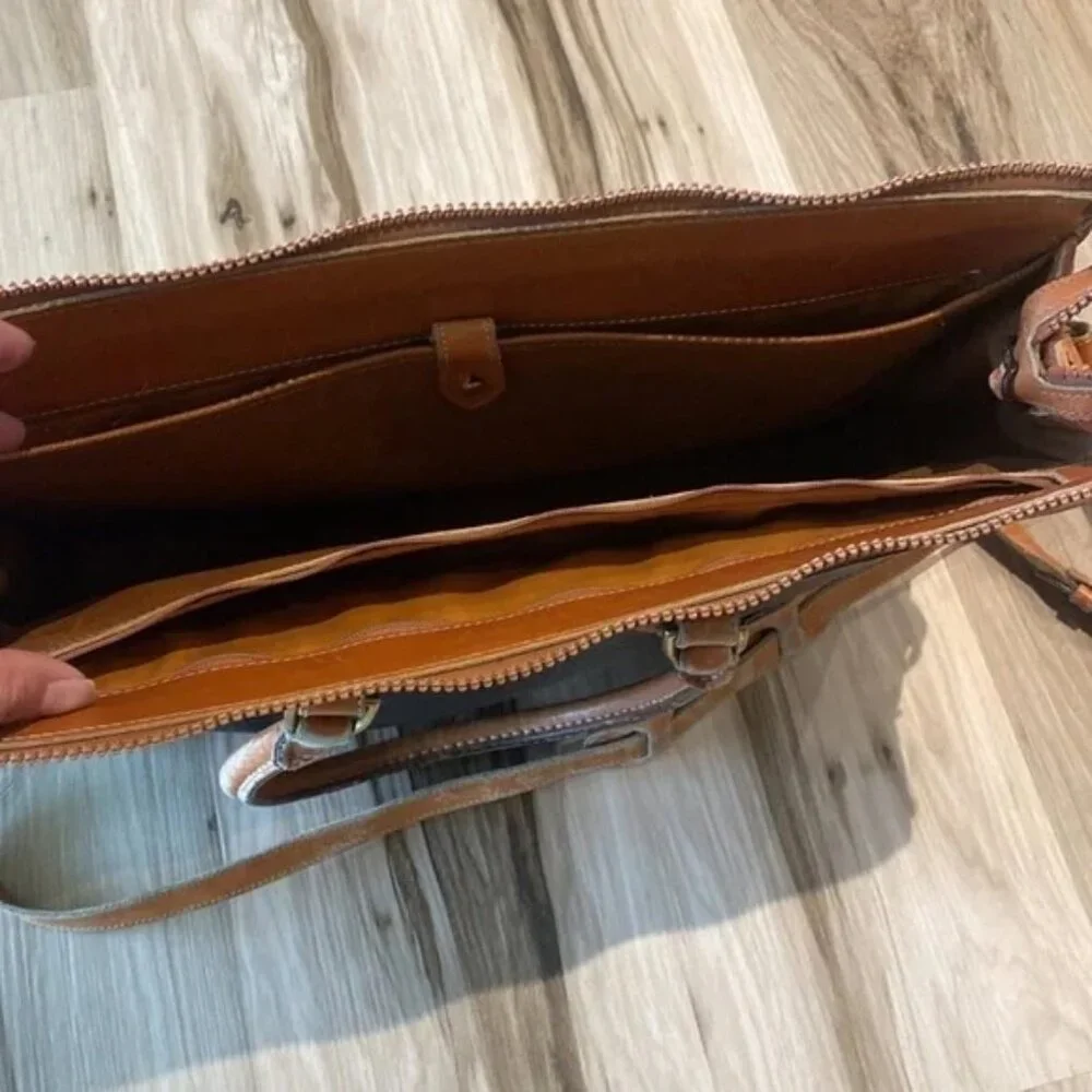 🎥 Vintage ♡ Dooney & Bourke ♡ All Weather Leather Briefcase / Messenger Bag - Picture 8 of 16